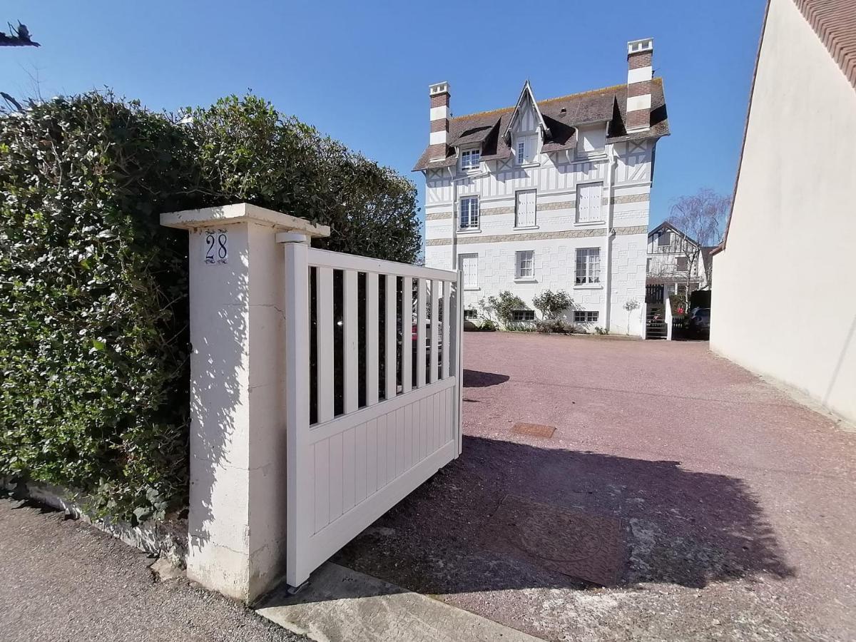 A La "Georgette" Et Son Jardin Avec Parking Apartment วิลเลร์-ซูร์-แมร์ ภายนอก รูปภาพ